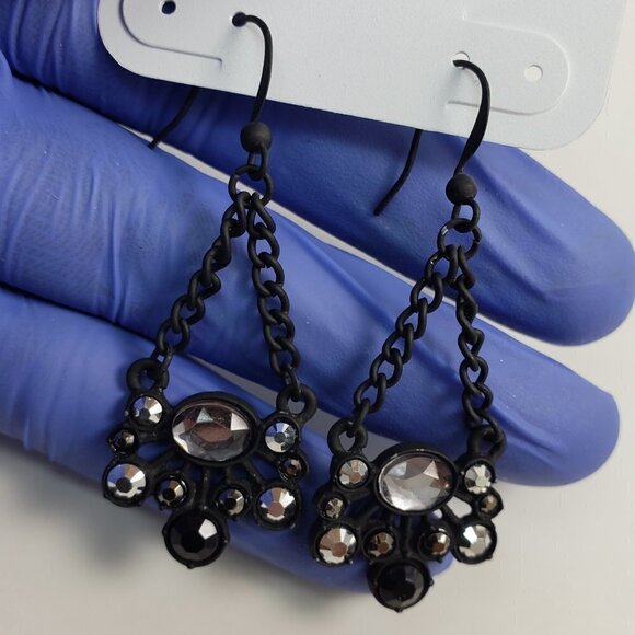 Triangle Earrings – Sparkling Black & Crystal Rhinestones on Matte Chain Jewelry - Picture 7 of 8